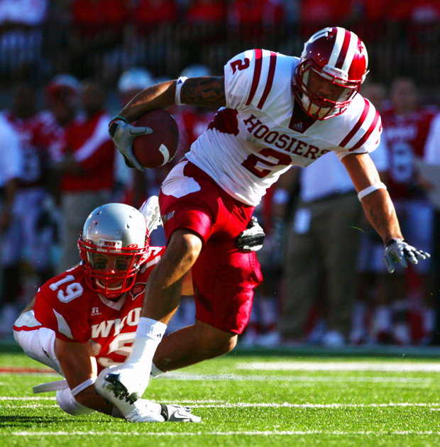 Indiana receiver Tandon Doss shakes free from WKU safety Mark Santoro during the second quarter of IUs 38-21 win over WKU. Doss was a frequent target of IU quarterback Ben Chappell, who completed 32 of his 42 passes for 366 yards.