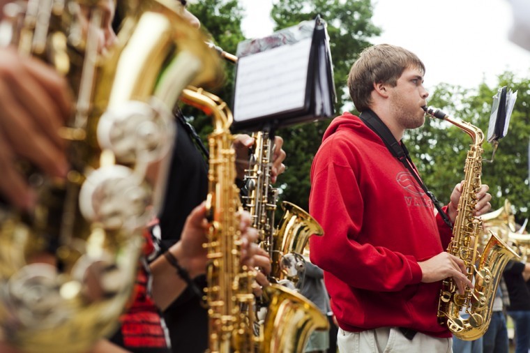 While+the+WKU+marching+band+practices+between+Parking+Structure%0A1+and+Diddle+Arena+on+Wednesday+afternoon%2C+Elizabethtown+freshman%0AQuintin+Lyttle+contributes+on+the+saxophone.+Lyttle+began+playing%0Athe+saxophone+eight+years+ago+because+he+%E2%80%9Clikes+the+way+it+sounds%2C%E2%80%9D%0ALyttle+said+that+he+enjoys+the+marching+band+because%2C+%E2%80%9CIt%E2%80%99s+just%0Afun+to+be+out+and+active+while+you%E2%80%99re+getting+to+play+an+instrument%0Aand+hanging+with+friends.%E2%80%9D%0A