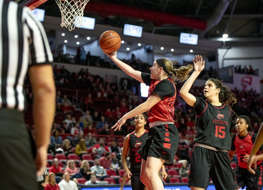 WKU+guard+Wittney+Creech+%285%29+goes+for+a+lay+up+during+the+scrimmage+at+Hilltopper+Hysteria+at+Diddle+Arena+on+Thursday.+The+women%E2%80%99s+black+squad+won+over+the+red+squad+30-16.