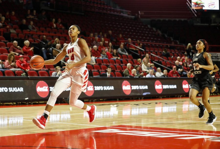 Redshirt+junior+guard+Dee+Givens+drives+the+lane+on+a+fastbreak+during+WKUs+104-74+win+over+West+Virginia+State+Thursday.+Givens+scored+a+game-high+27+points.%C2%A0