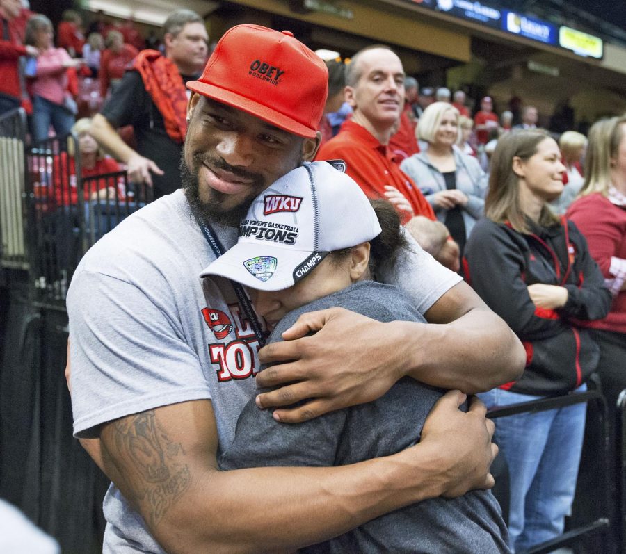 Former WKU athlete George Fant signs 3-year, $30 million deal with NFL's New York Jets