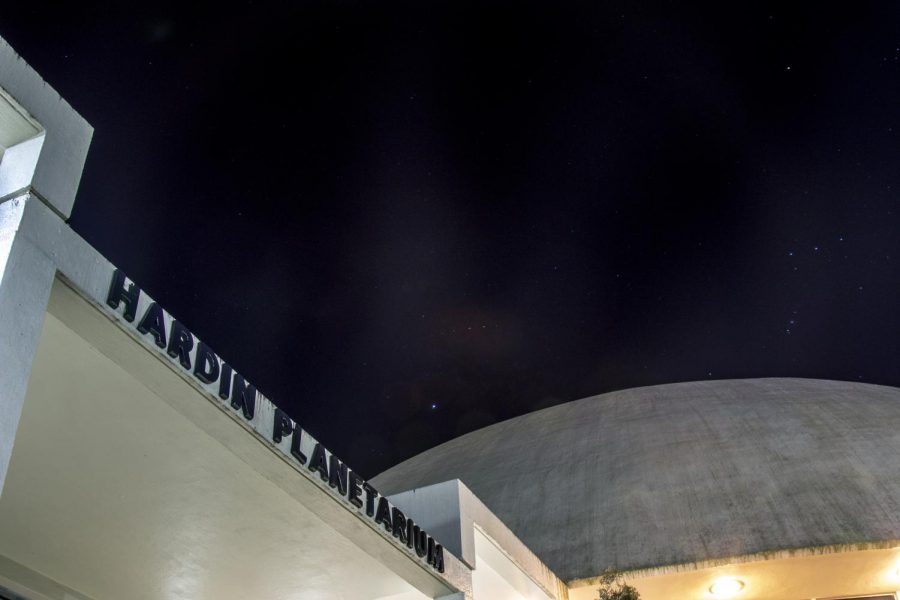 The Hardin Planetarium on Western Kentucky Universitys campus at night.