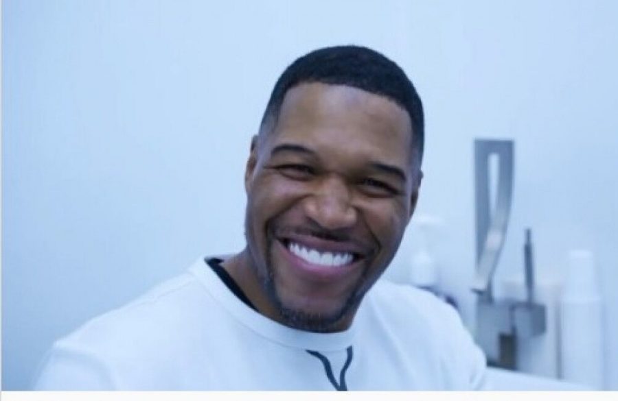 Michael+Strahan+has+tooth+gap+removed