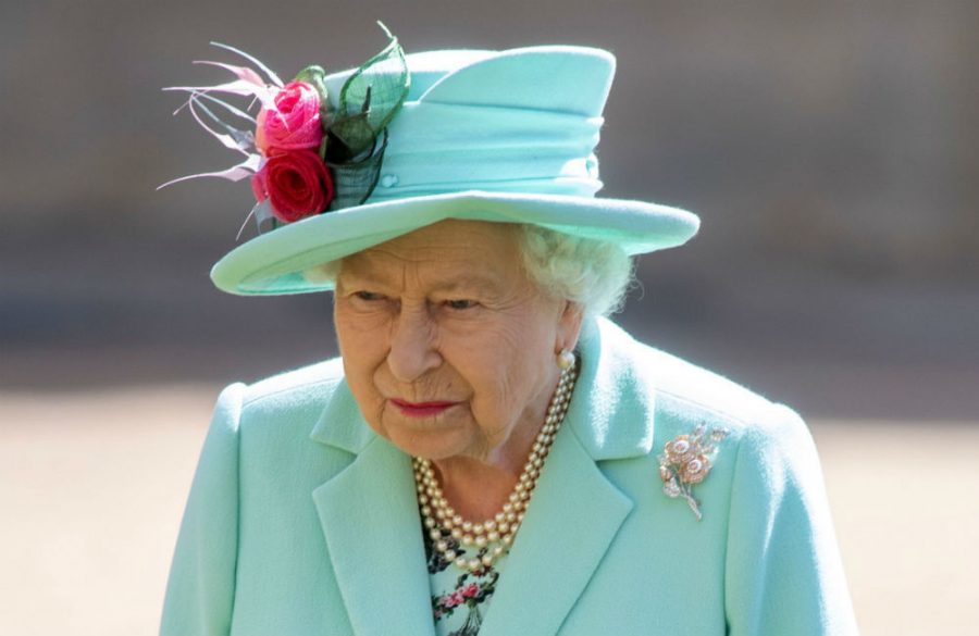 Queen Elizabeth issues first solo statement