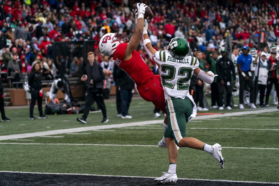 WKU wide receiver Jerreth Sterns (8) catches the football, scoring a touchdown for the Hilltoppers during the game at L. T. Smith Stadium on Oct. 30, 2021.