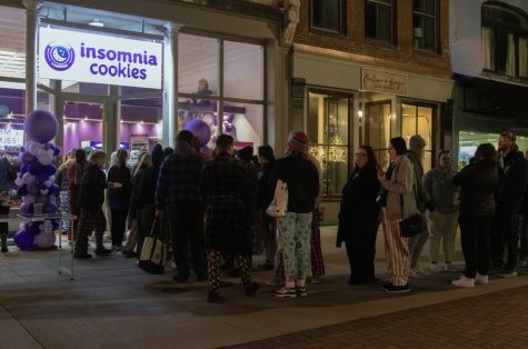 Members of the Bowling Green community line up outside for the grand opening of Insomnia Cookies on Saturday, Jan. 29, 2022. 