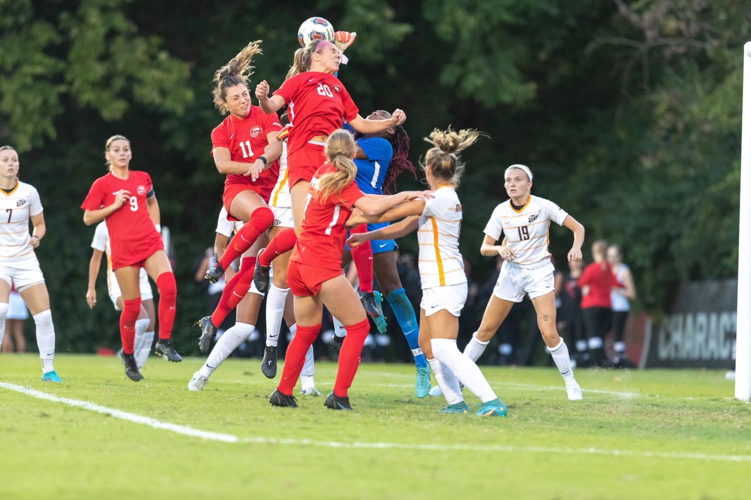 Women's Soccer Heads to Bowling Green, Facing Western Kentucky Friday Night  - FIU Athletics