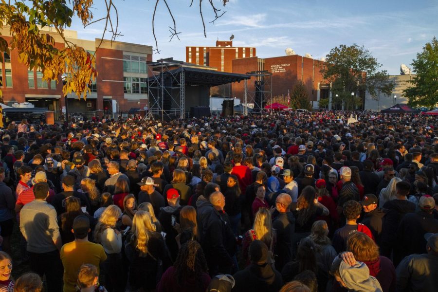 WKU students crowd into South Lawn ahead of the live set by Shaquille “DJ Diesel” O’Neal on Friday, Oct. 21, 2022.