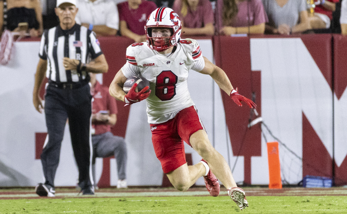 Western Kentucky Hilltoppers wide receiver Easton Messer (8) rushes with the ball during a game against the University of Alabama at Bryant Denning Stadium in Tuscaloosa, Ala. on Saturday, Aug. 31, 2024.