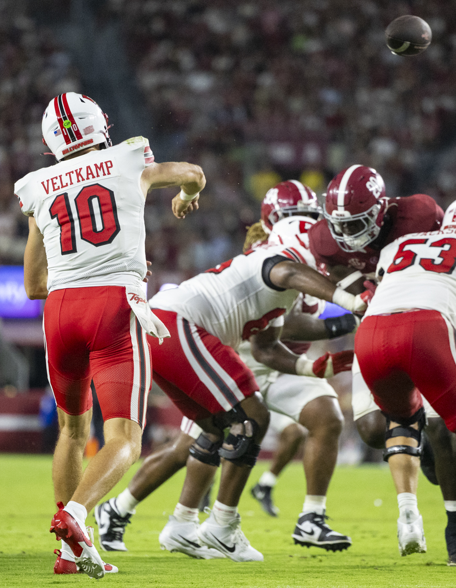 Western Kentucky Hilltoppers quarterback Caden Veltkamp (10) attempts to throw a pass during a game against the University of Alabama at Bryant Denning Stadium in Tuscaloosa, Ala. on Saturday, Aug. 31, 2024.