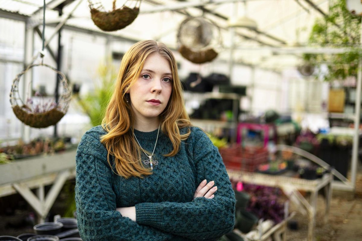 La presidenta del Club de Horticultura de la WKU y estudiante de último año de la carrera de ESGS, Meara Wilcox, posa para una foto el domingo 1 de febrero de 2026. "Perder el invernadero tendría un impacto perjudicial en la comunidad, la vitalidad y la calidad del campus de la WKU, y significaría perder un espacio que ha sido cuidado, cultivado y amado por los estudiantes y el personal durante décadas", dijo Wilcox.
